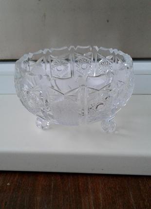 Кришталева ваза салатниця цукерниця фруктовниця на ніжках вінтаж срср