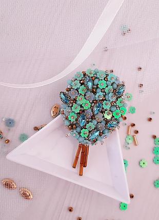 Брошка букет