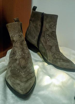 Шикарные казаки ручной работы. португалия