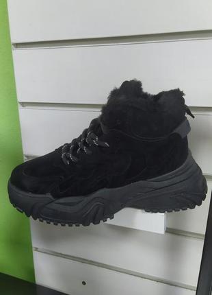 Жіночі кросівки на платформі