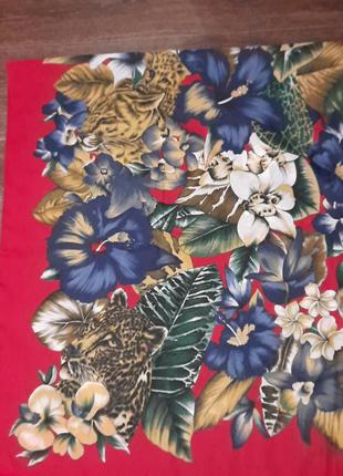 Шикарный большуший платок шарф палантик с тиграми и цветами италия