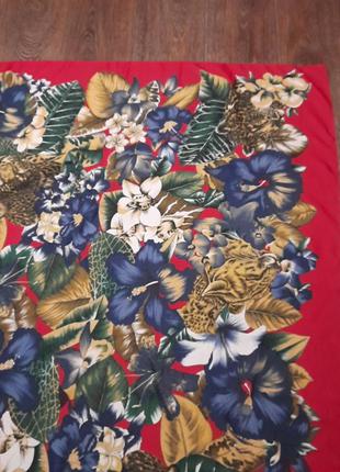 Шикарный большуший платок шарф палантик с тиграми и цветами италия6 фото