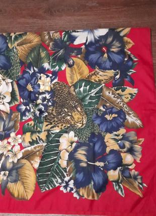 Шикарный большуший платок шарф палантик с тиграми и цветами италия10 фото