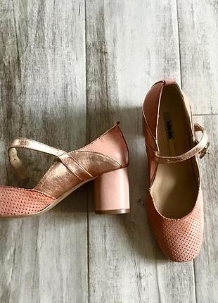 Туфлі на підборах комфортному