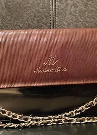 Лакова сумочка