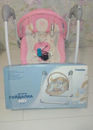 Дитяча гойдалка.