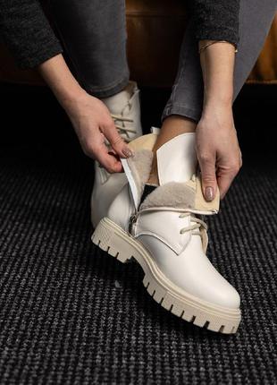Жіночі черевики шкіряні зимові молочні5 фото