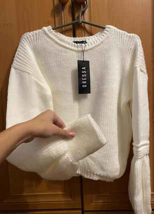 Жіночий светр білий