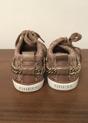 Кроссовки guess с цепью2 фото