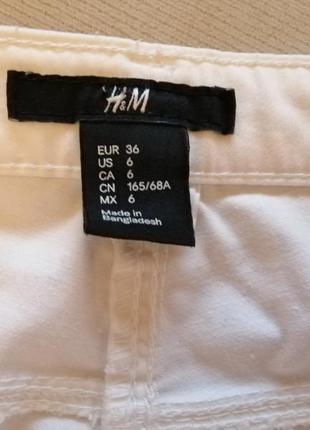 Білі вкорочені завужені брюки h&m7 фото