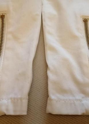 Білі вкорочені завужені брюки h&m6 фото