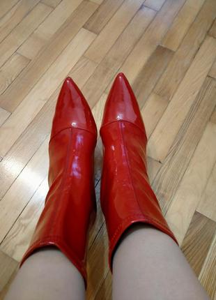Чепурні червоні лакові черевики8 фото