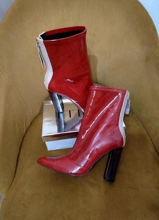 Чепурні червоні лакові черевики10 фото