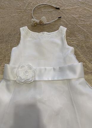 Шикарное атласное карнавальное платье с поясом и фатиновой пышной юбкой на 7-8 лет