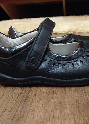 Туфельки кожаные stride rite (америка)eu 21 новое сост.