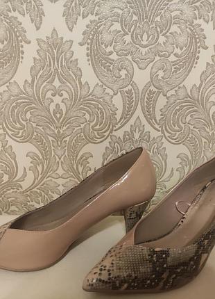 Туфлі шкіряні лакові