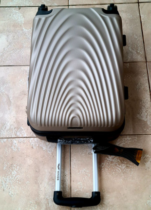 Яркая,новая дорожная сумка/чемодан8 фото