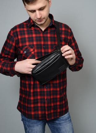 Черная сумка мужская стильная, комфортная и практичная подойдет под любой образ5 фото