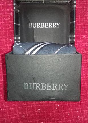 Подарочный набор burberry,галстук+запонки+платочек,100%шелк4 фото