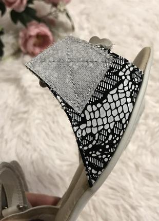 Босоножки кожаные 8