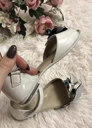 Босоножки кожаные 10