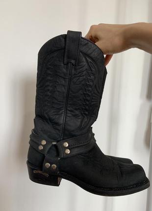 Чорні щільні шкіряні чоботи у стилі кантрі cosa nostra boots & shoes by senora