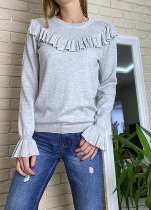 Сіра кофтинка з рюшами м'яка трикотажна гольф водолазка