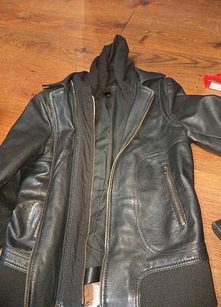 Крута шкіряна куртка розмір l