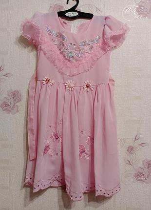 Ніжне ошатне плаття на 5-7 років