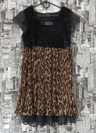 Нарядное платье с юбкой плиссе леопардовым принтом размер 44-46