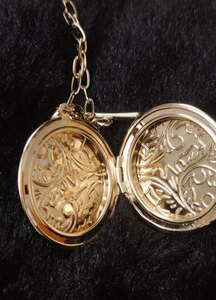 Кулон медальйон з секретом на ланцюжку camellia4 фото