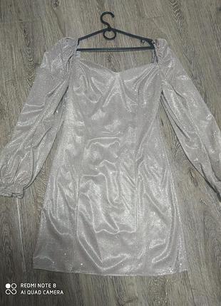 Красивое блестящее платье на новый год