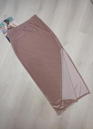 Нарядная юбка карандаш миди велюровая с разрезом1 фото