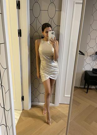 Вечірня сукня