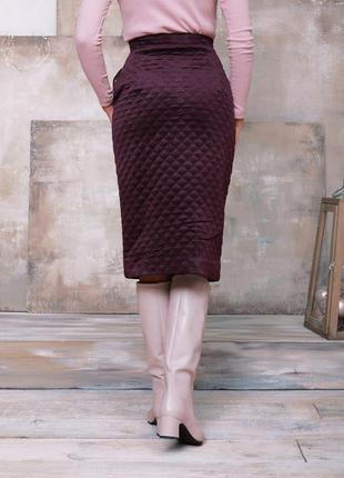 Фиолетовая велюровая стеганая юбка на пуговицах3 фото