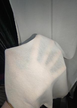Стильная белая блуза с разрезами3 фото
