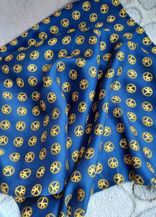 Небольшой шёлковый платок