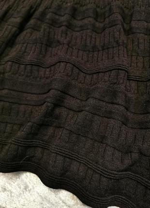Платье трикотажное zara мини короткое с вырезом на спине расклешенное волан фактурное3 фото