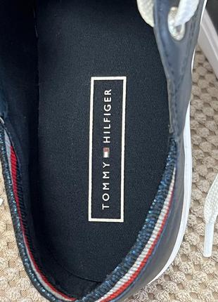 Жіночі снікери tommy hilfiger glitter detail city sneaker fw0fw047058 фото