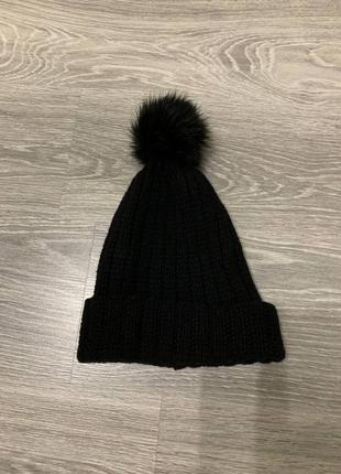 Черная шерстяная шапка h&m с помпоном
