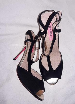 Betsey johnson босоніжки