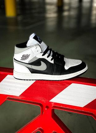 Кросівки чоловічі