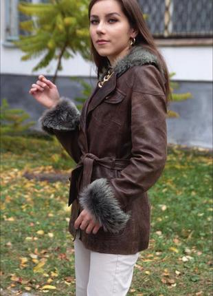Брендовий шкіряна шкіра куртка курточка кожанка на поясі з хутром коротка3 фото