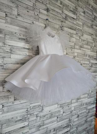 Белое платье  для девочки на любые праздники детское