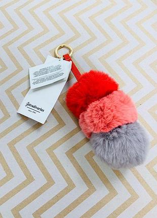 Пухнастий брелок кульки з штучного хутра stradivarius