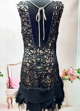 Шикарное нарядное платье с натуральными перьями и открытой спиной3 фото