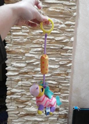 Підвіска на коляску ліжечко конячка.