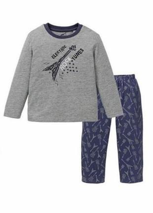 Піжама з гітарою