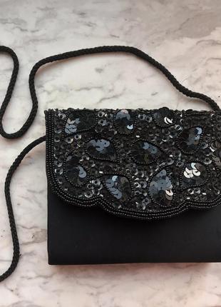 Эксклюзивная чёрная сумка-клатч с вышивкой из бисера и пайеток