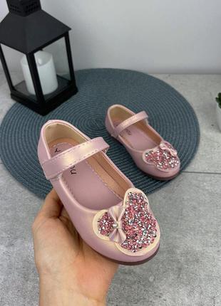 Красиві туфлі для дівчинки1 фото